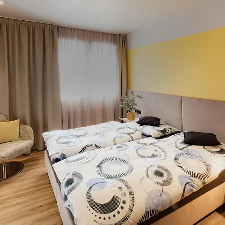 Lorenzi Bed & Breakfast