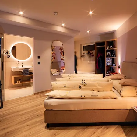 Lorenzi Bed & Breakfast