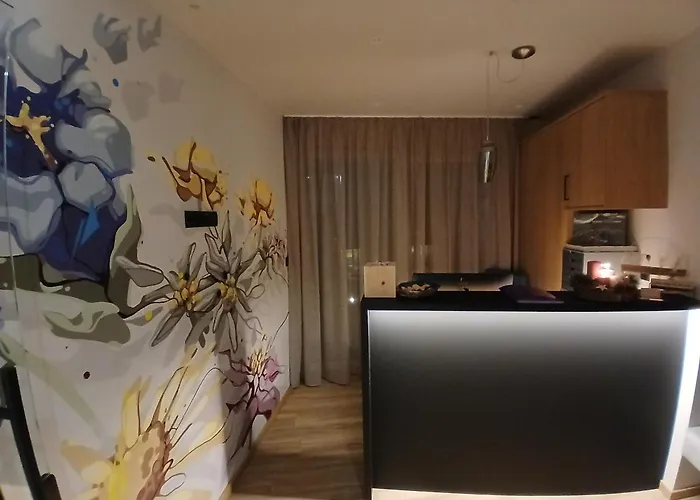 לינה וארוחת בוקר Lorenzi זולדן