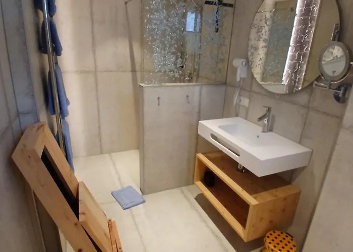 לינה וארוחת בוקר Lorenzi זולדן