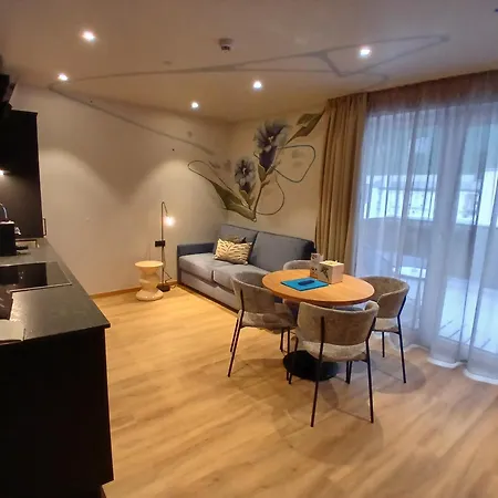 Lorenzi Bed & Breakfast 3*