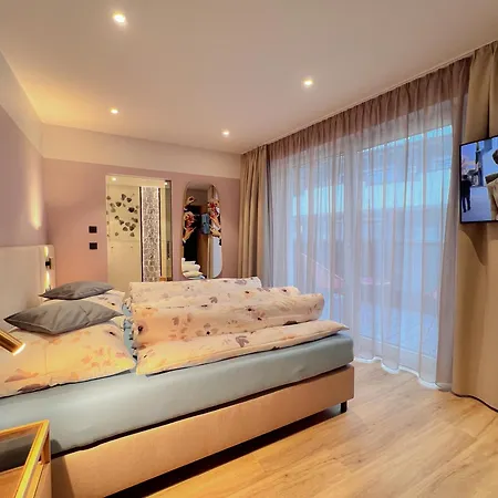 Lorenzi Bed & Breakfast 4*